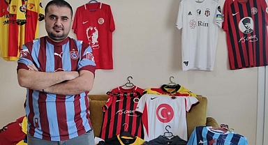 Depremzedelere Yardım İçin Biriktirdiği Formaları Satışa Çıkardı