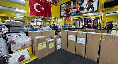 Depremzedelere yardım için el ele verdiler