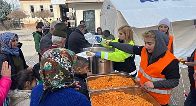 Depremzedelerin Gıda İhtiyacına Destek Olmak İçin Var Gücüyle Çalışıyorlar
