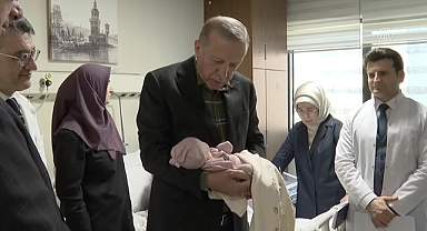 Erdoğan, depremzedenin bebeğine 'Ayşe Betül' ismini verdi