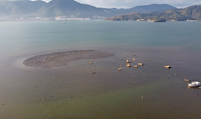 Fethiye'de deniz suyu çekildi