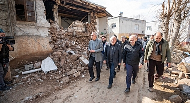 İzmir Büyükşehir Belediyesi Acil Çözüm Ekipleri Osmaniye'de