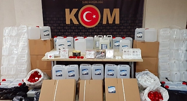İzmir'de 2 bin 250 litre etil alkol ele geçirildi