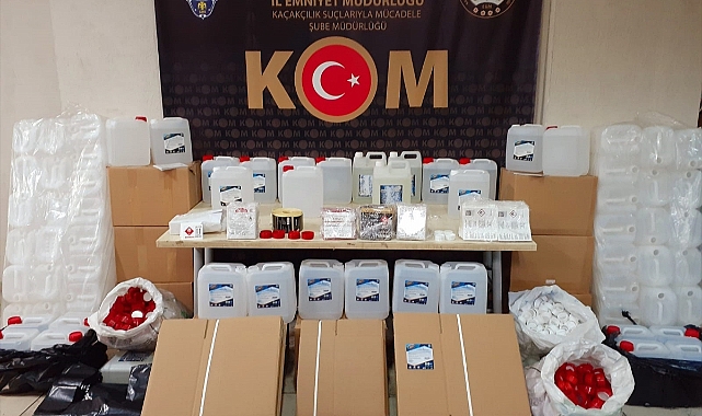 İzmir'de 2 bin 250 litre etil alkol ele geçirildi