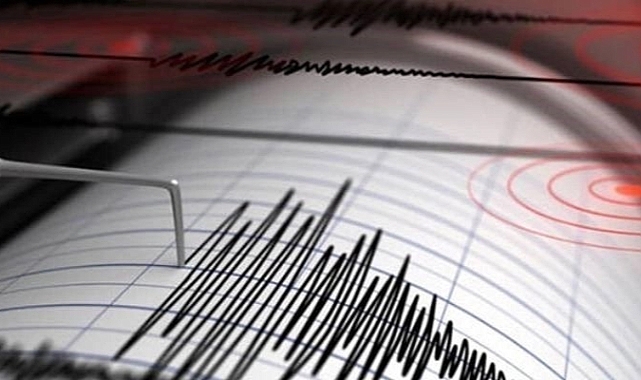 İzmir'de deprem