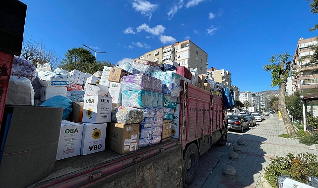 İzmir'de deprem mağdurları için yardım seferberliği sürüyor
