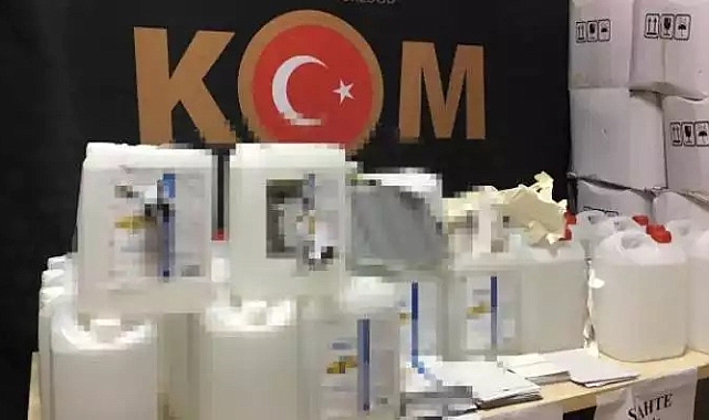 İzmir'de "el dezenfektanı" etiketli bin litre kaçak etil alkol ele geçirildi