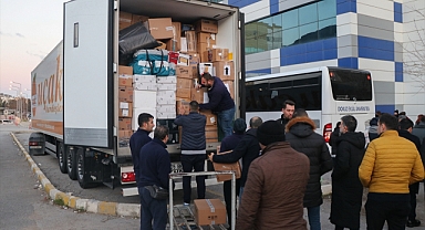 İzmir'den gönüllü 50 sağlık çalışanı, Hatay'a uğurlandı