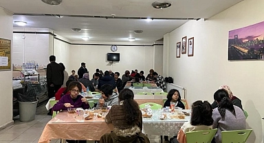 İzmir’e gelen depremzedelere Büyükşehir’den uzanan yardım eli
