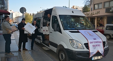 İzmir Esnafının yardımları artarak sürüyor…