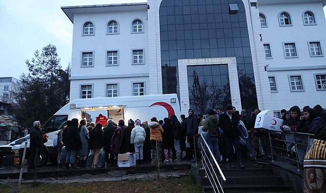 Kızılay Ekipleri Deprem Bölgesinde