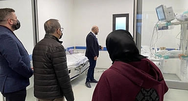 Tedavi altına alınan depremzedeleri ziyaret ettiler
