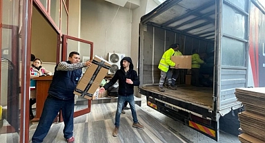 Toplanan Yardımlar Deprem Bölgesine Gönderiliyor