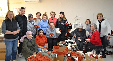 Urla'da kooperatif üyesi kadınlar depremzedeler için seferber oldu