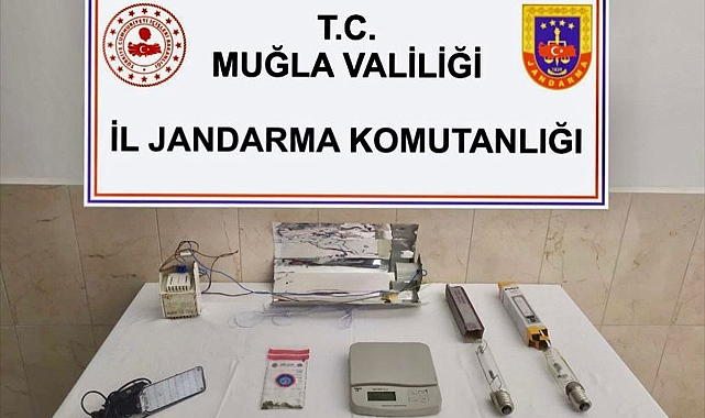 Uyuşturucu operasyonunda evine özel düzenek kuran zanlı yakalandı