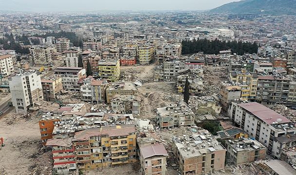 'Asrın felaketi'nde can kaybı 47 bin 932 oldu