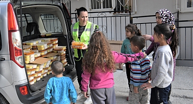 Bornova’da iftara sıcak yemek