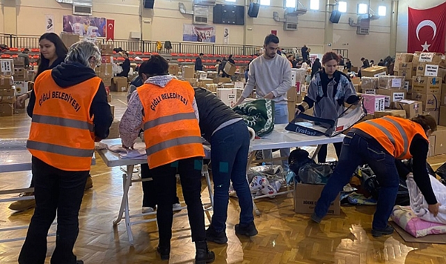 Çiğli Belediyesi Depremzedeler İçin Sahaya İndi