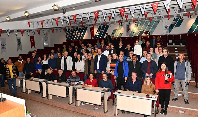 Çiğli Belediyesi’nin Arıcılık Kursuna Yoğun İlgi
