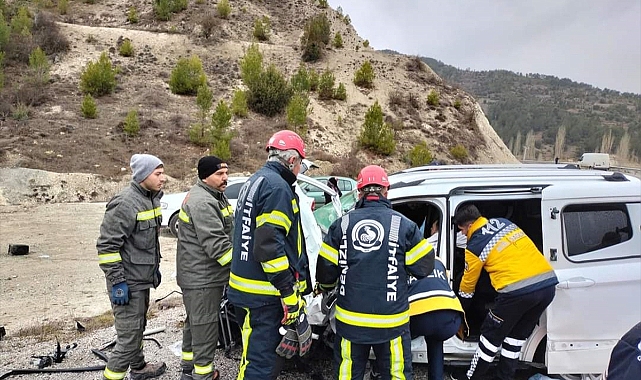 Denizli'de trafik kazasında 1 kişi öldü, 4 kişi yaralandı