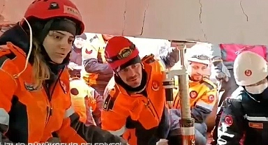 Depremde görevli kadın itfaiyeci gözyaşları içinde anlattı