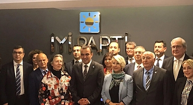 İYİ Parti Aday Adayları Vitrine Çıktı