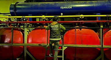 İzmir'de 254 ton kaçak akaryakıt ele geçirildi