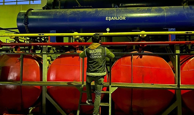 İzmir'de 254 ton kaçak akaryakıt ele geçirildi