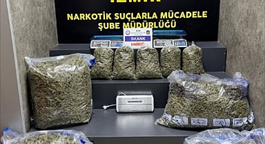 İzmir'de 44 kilo 600 gram esrar ele geçirildi