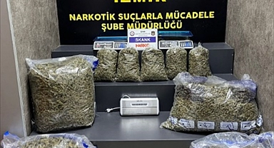 İzmir'de 44 kilo 600 gram esrar ele geçirildi