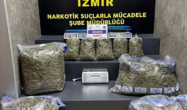 İzmir'de 44 kilo 600 gram esrar ele geçirildi