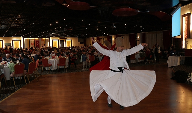 İzmir&#039;de Vakıflar Genel Müdürlüğü iftar programı düzenledi