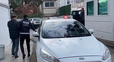 İzmir merkezli FETÖ operasyonunda 47 şüpheli yakalandı