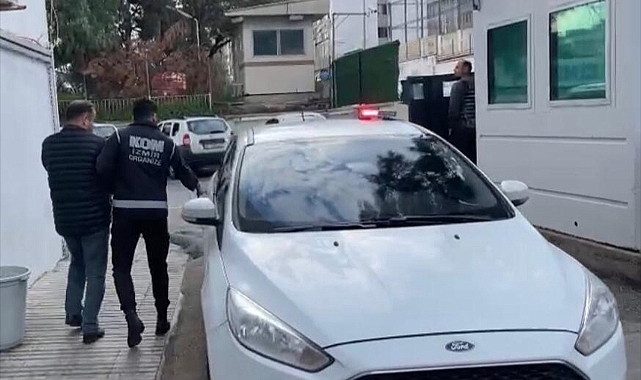 İzmir merkezli FETÖ operasyonunda 47 şüpheli yakalandı