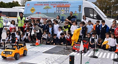 Jandarmadan, öğrencilere trafik eğitimi