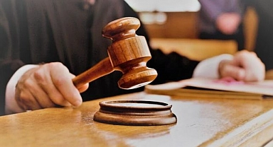 Öğrencilerine cinsel tacizle suçlanan öğretim üyesi  hakim karşısında