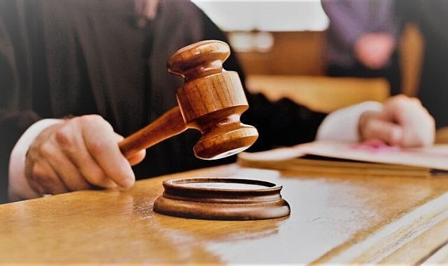 Öğrencilerine cinsel tacizle suçlanan öğretim üyesi  hakim karşısında