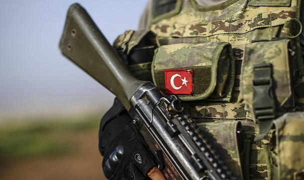 Pençe Kilit bölgesinde bir asker şehit oldu