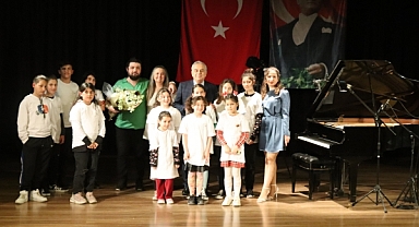 Ahmet Piriştina Kültür Merkezinin tarihinde ilk piyano resitali