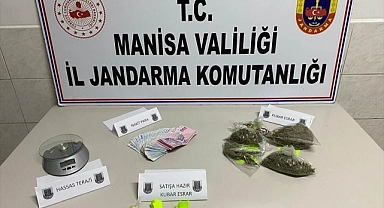 Akhisar'da uyuşturucu ve sahte para operasyonlarında 3 kişi tutuklandı