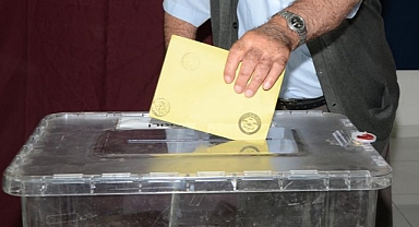 Aynı aileden 4 kişi 4 farklı partiden aday oldu