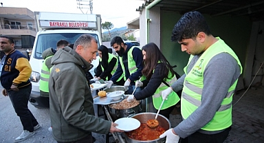 Başkan Sandal, depremzedelerle iftarda buluştu
