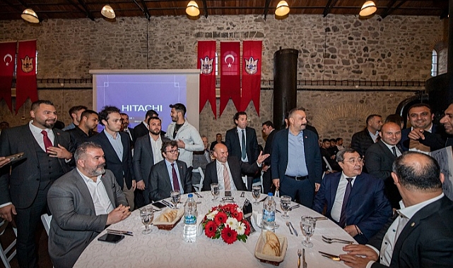 Başkan Soyer’den Romanlara ağabey nasihati