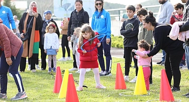 Bayraklı’da 23 Nisan şenlikleri başladı