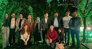 Davutoğlu, Afyonkarahisar'da gazetecilerle bir araya geldi