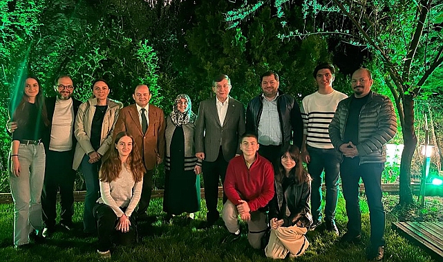 Davutoğlu, Afyonkarahisar'da gazetecilerle bir araya geldi