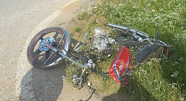 İzmir'de otomobille çarpışan motosikletteki 2 çocuk yaralandı