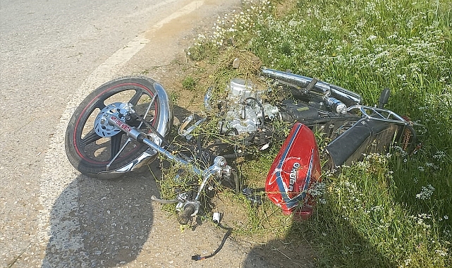 İzmir'de otomobille çarpışan motosikletteki 2 çocuk yaralandı