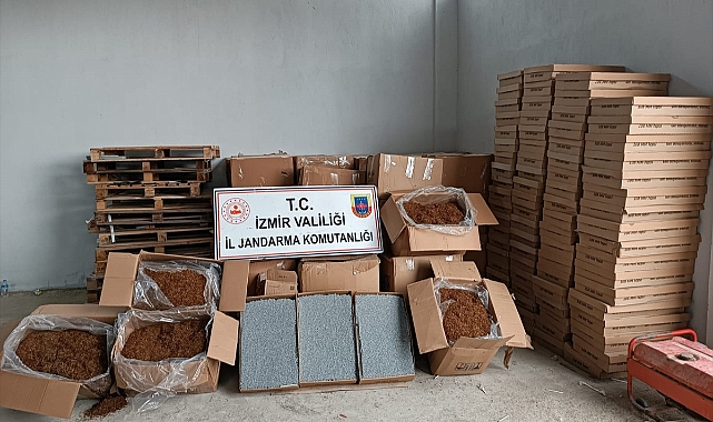 İzmir'de tütün kaçakçılığı operasyonunda 3 zanlı yakalandı