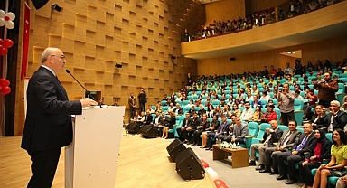 İzmir İktisat Kongresi binasının ilk misafirleri çocuklar oldu